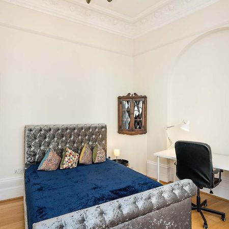 شقة Four Beds By The Station لندن المظهر الخارجي الصورة
