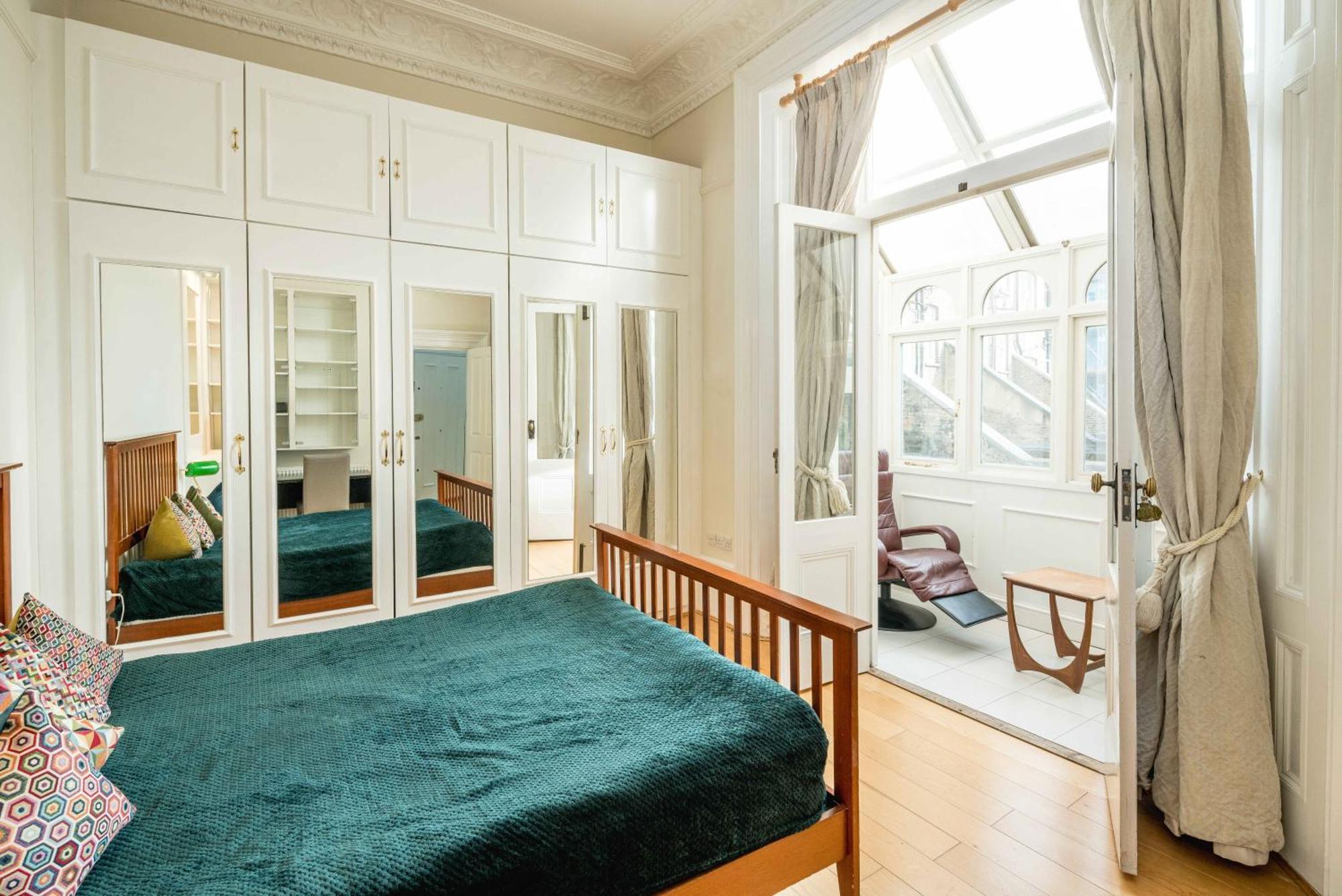 شقة Four Beds By The Station لندن المظهر الخارجي الصورة