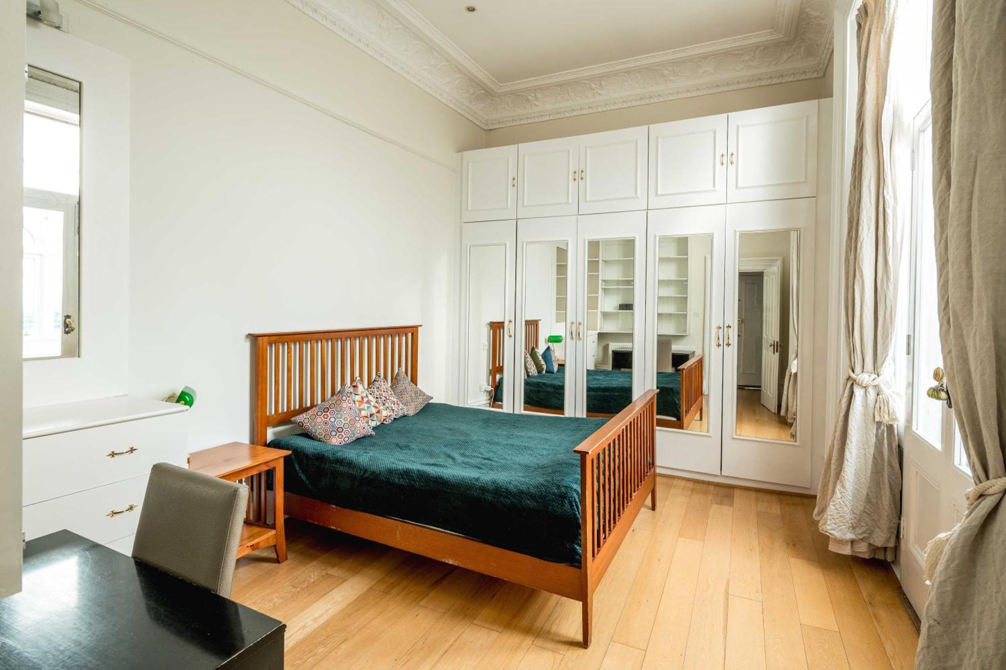 شقة Four Beds By The Station لندن المظهر الخارجي الصورة