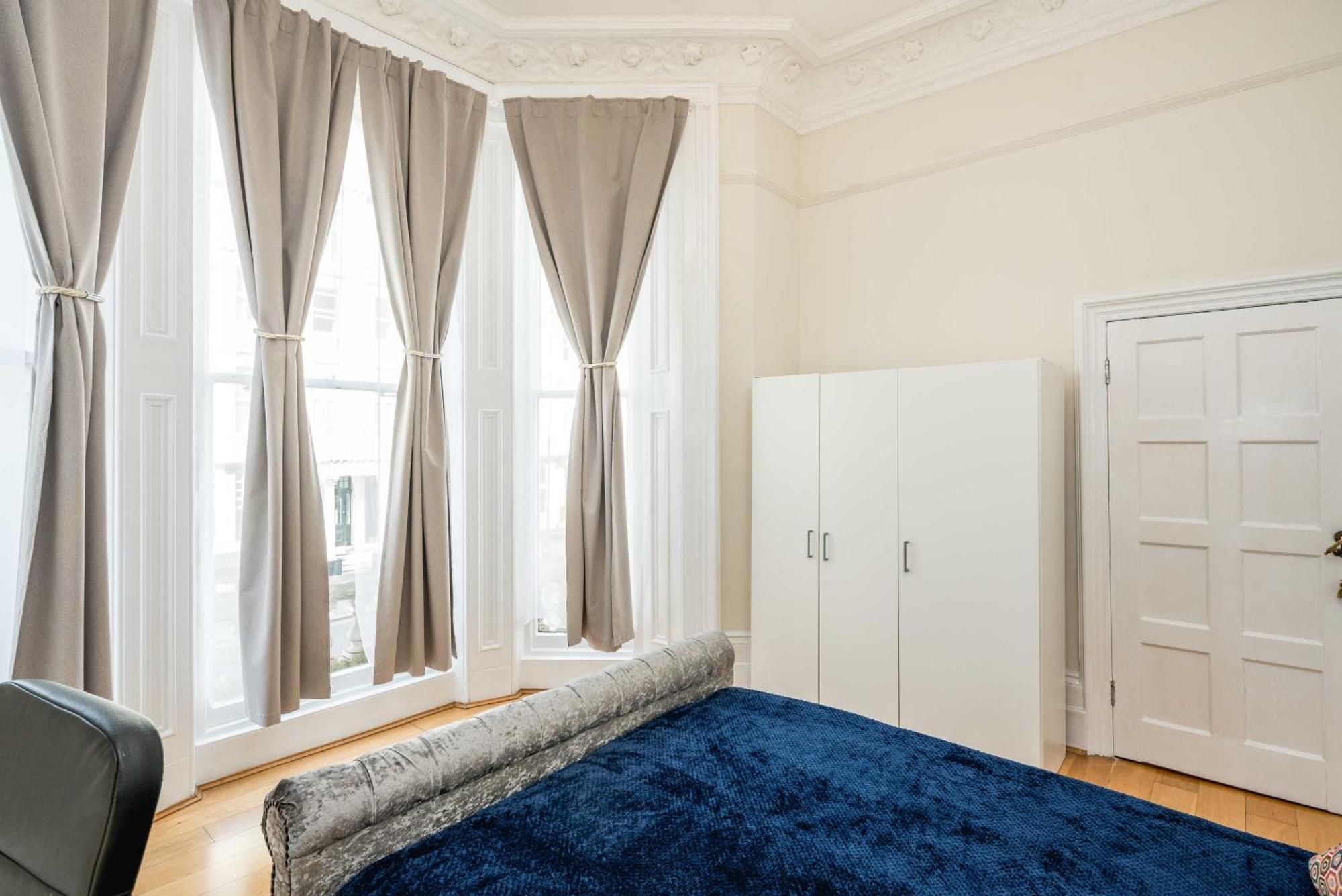 شقة Four Beds By The Station لندن المظهر الخارجي الصورة